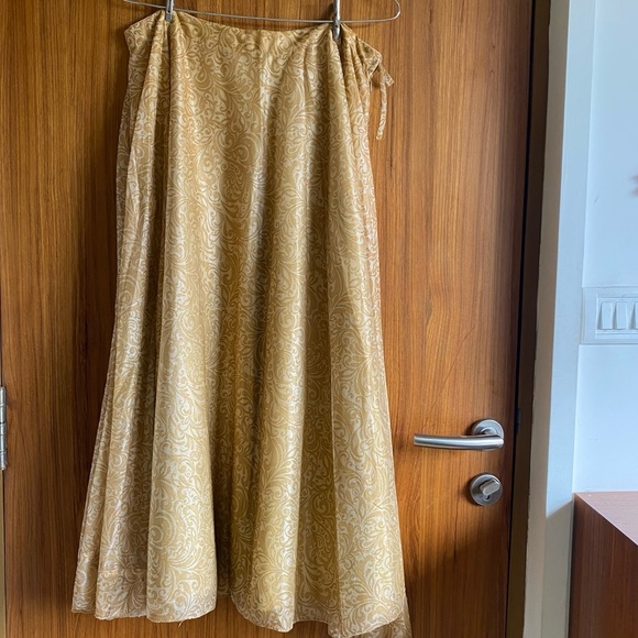 Dresses & Skirts - Golden skirt